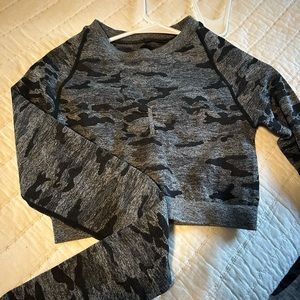 Camo Stretchy workout crop